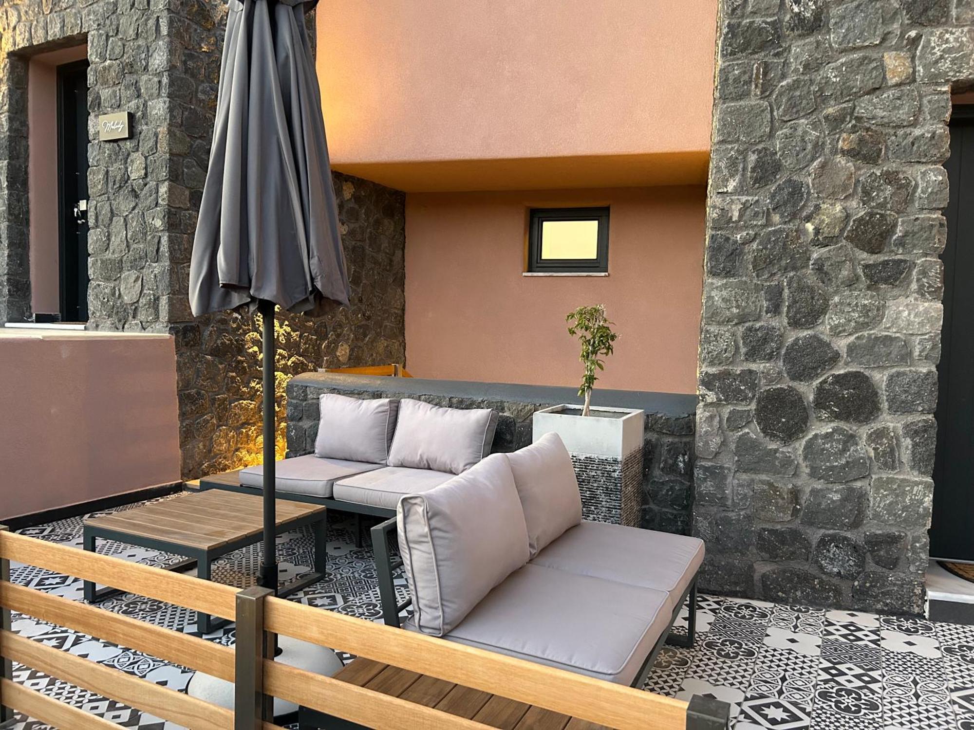 Golden Moments Luxury Stone Villas B Mesaria Esterno foto