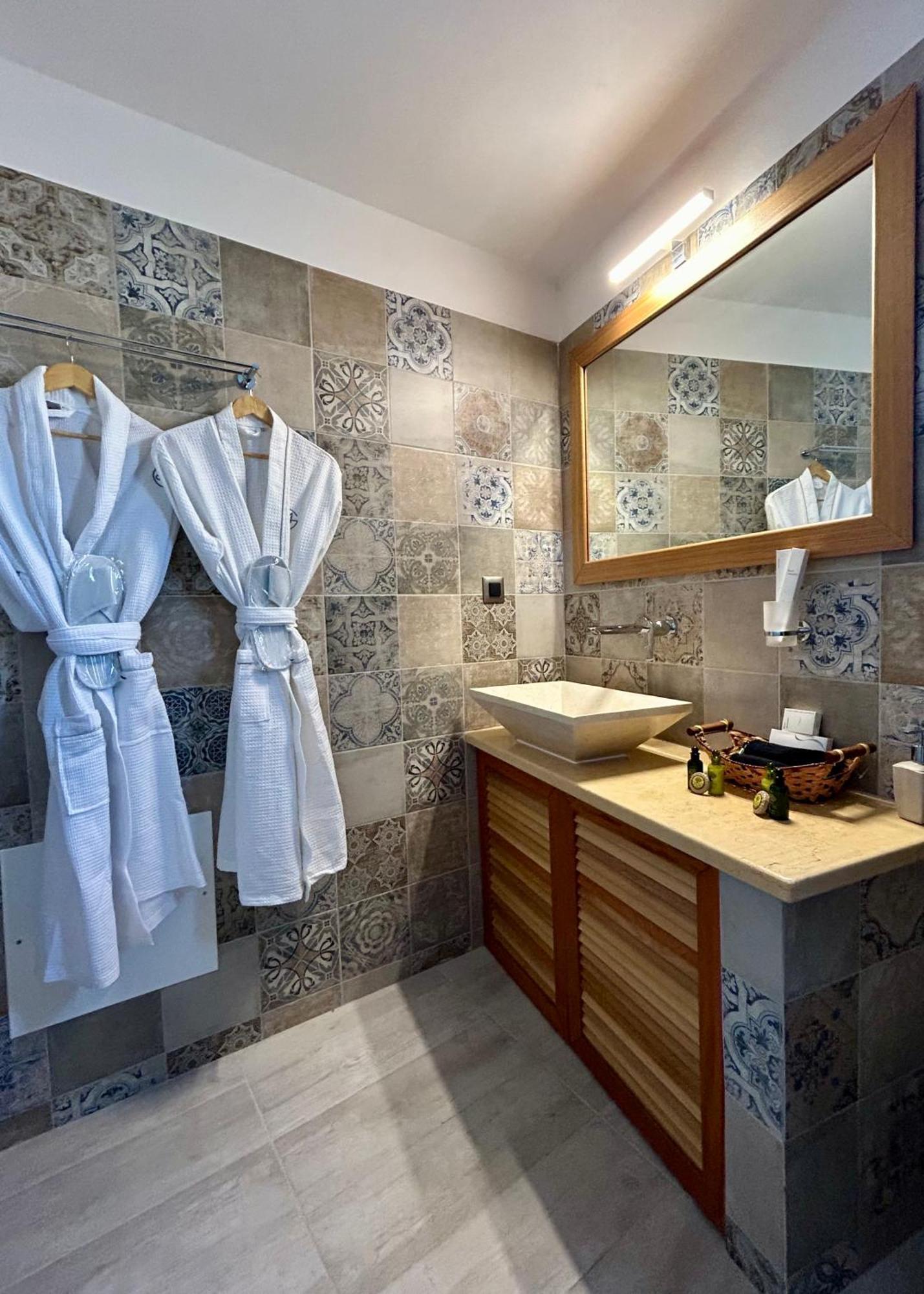 Golden Moments Luxury Stone Villas B Mesaria Camera foto